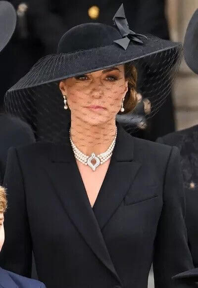 Galler Prensesi Kate Middleton'ın Mücevher ve Takı Seçimleri