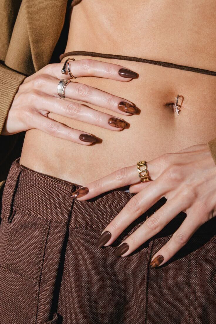Takılarınızla Uyum Sağlayacak Sonbahar Nail Art Modelleri