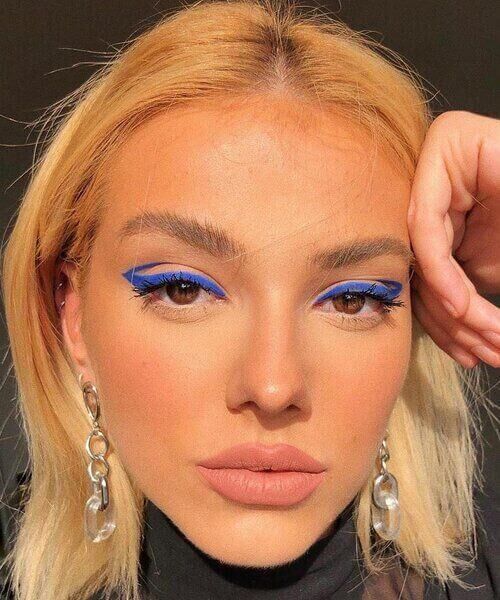 Kombinine Göre Renkli Eyeliner Seçme Rehberi