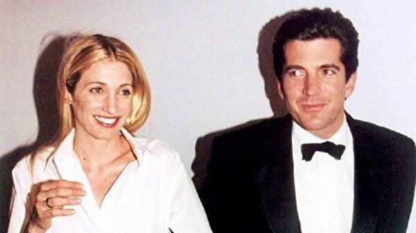 John F. Kennedy JR. ve Carolyn Bessette Aşkı Dizi Oluyor: Şıklığın ve Sadeliğin Altın Çağı
