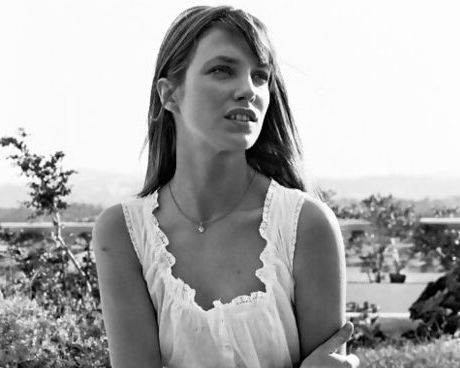 Jane Birkin Stilini Nasıl Uyarlayabiliriz? Bohem ve Eforsuz Şıklığın Sırları